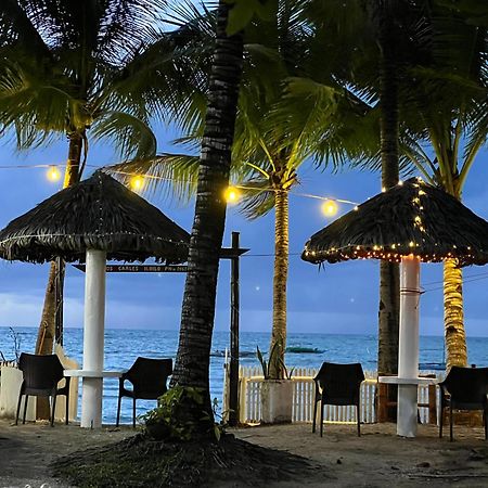 Treasure Beach Resort Carles Luaran gambar