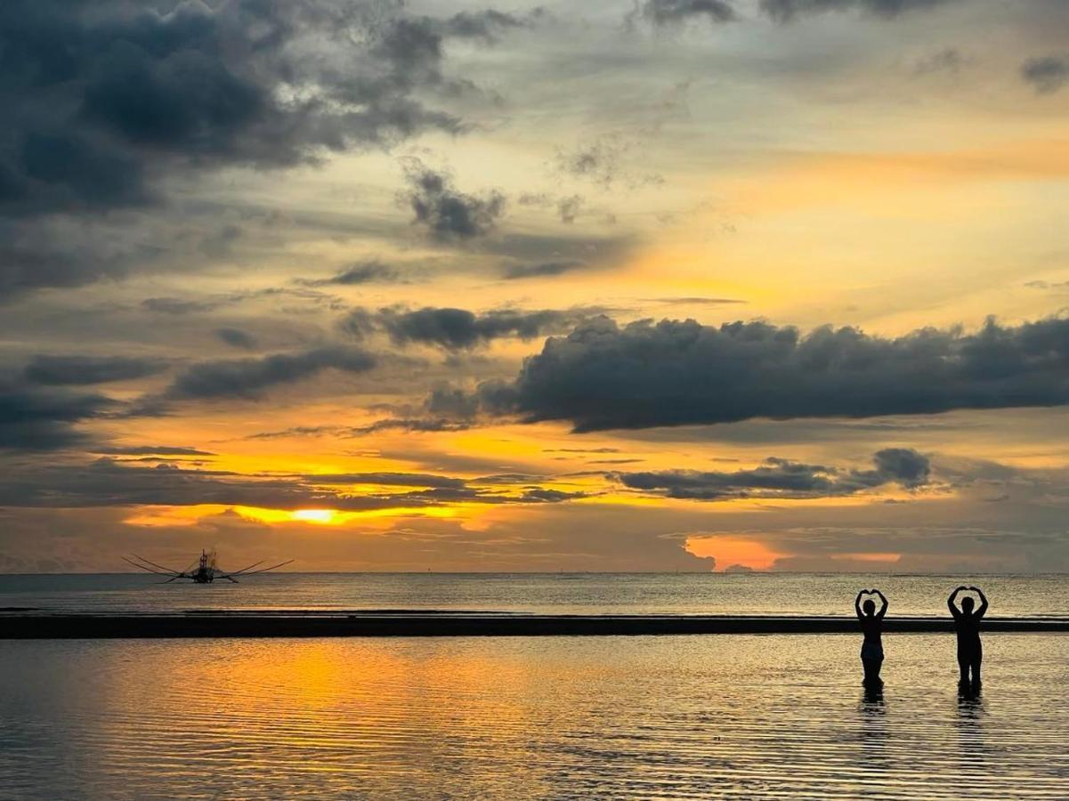 Treasure Beach Resort Carles Luaran gambar