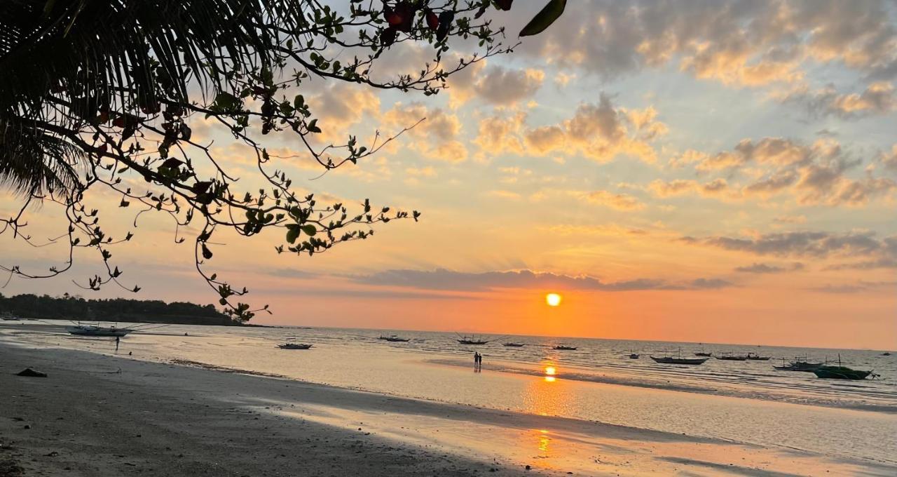 Treasure Beach Resort Carles Luaran gambar