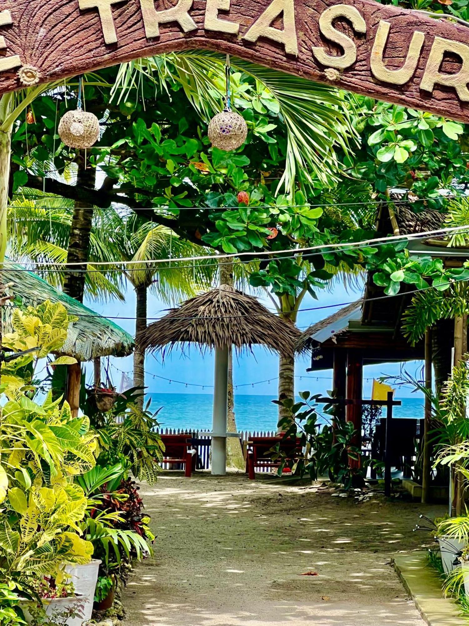 Treasure Beach Resort Carles Luaran gambar