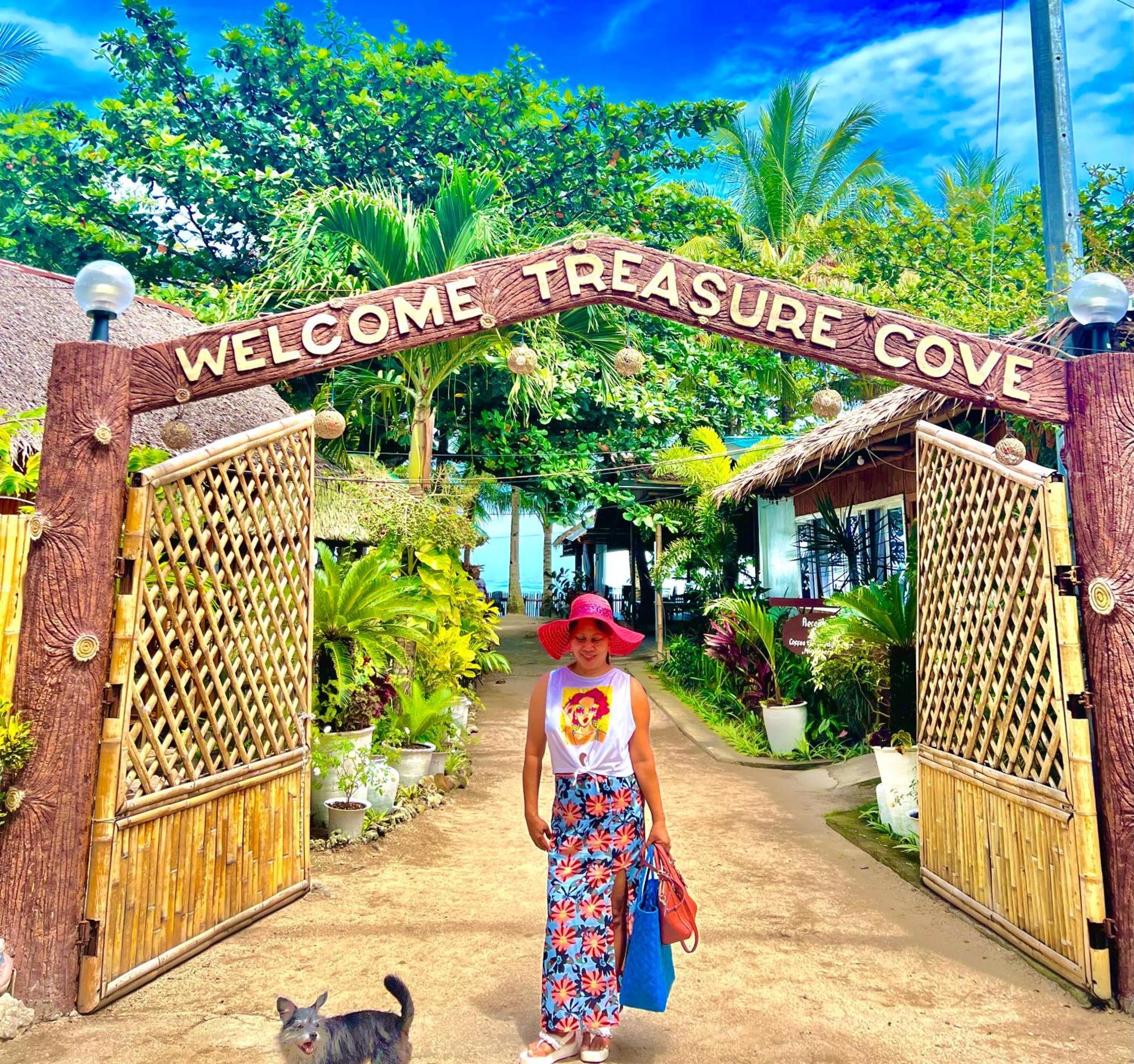 Treasure Beach Resort Carles Luaran gambar