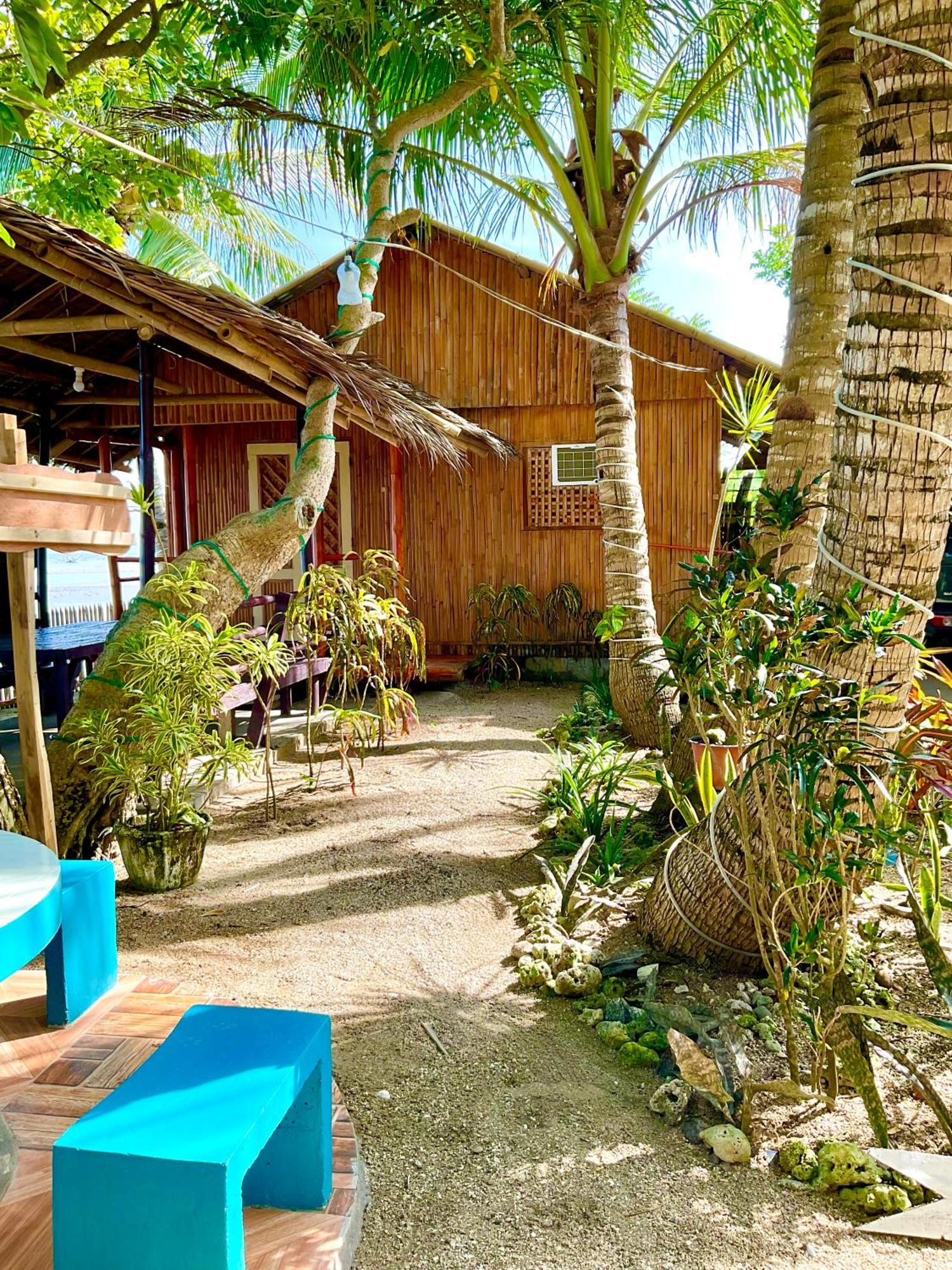 Treasure Beach Resort Carles Luaran gambar