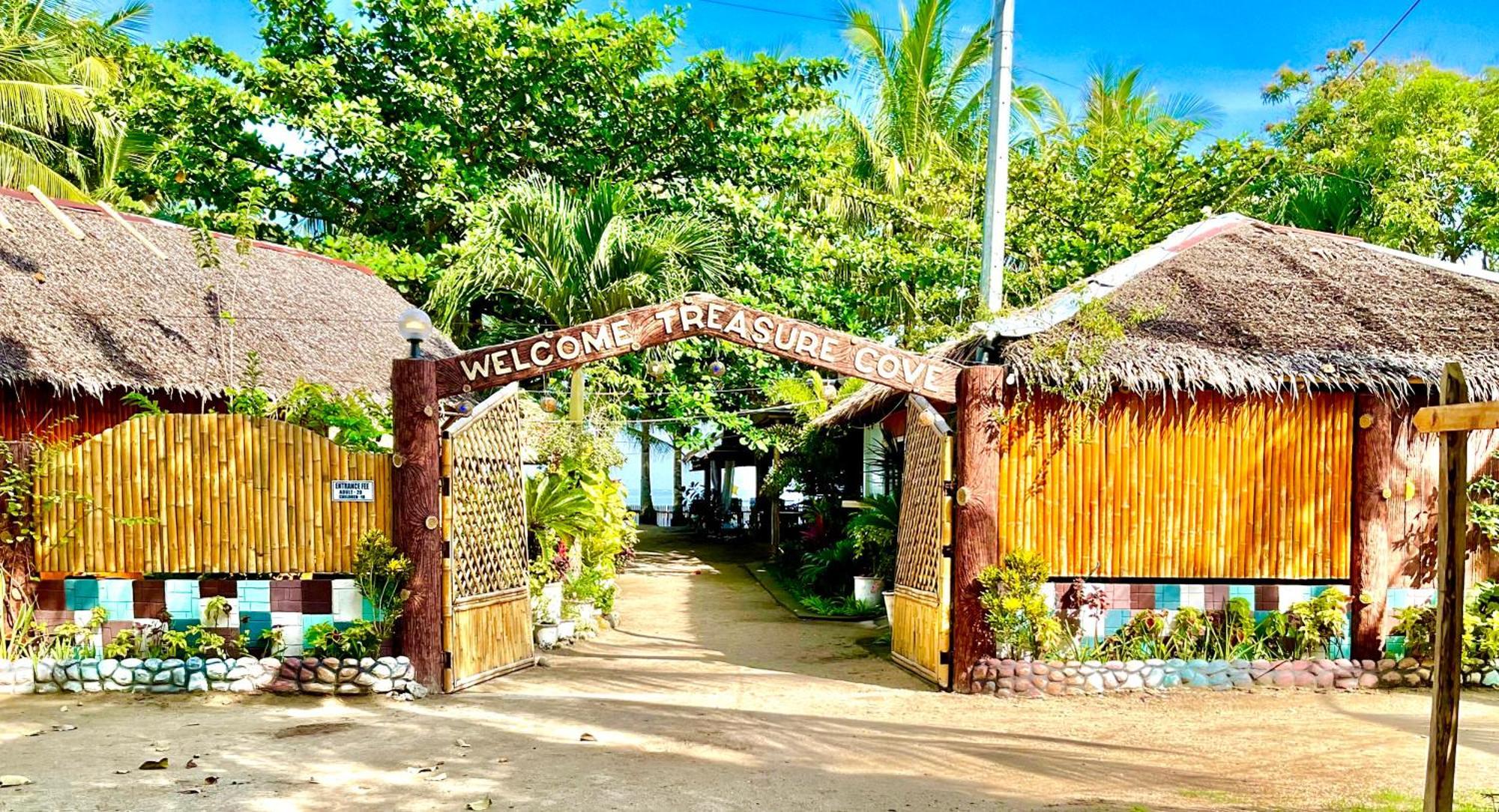 Treasure Beach Resort Carles Luaran gambar