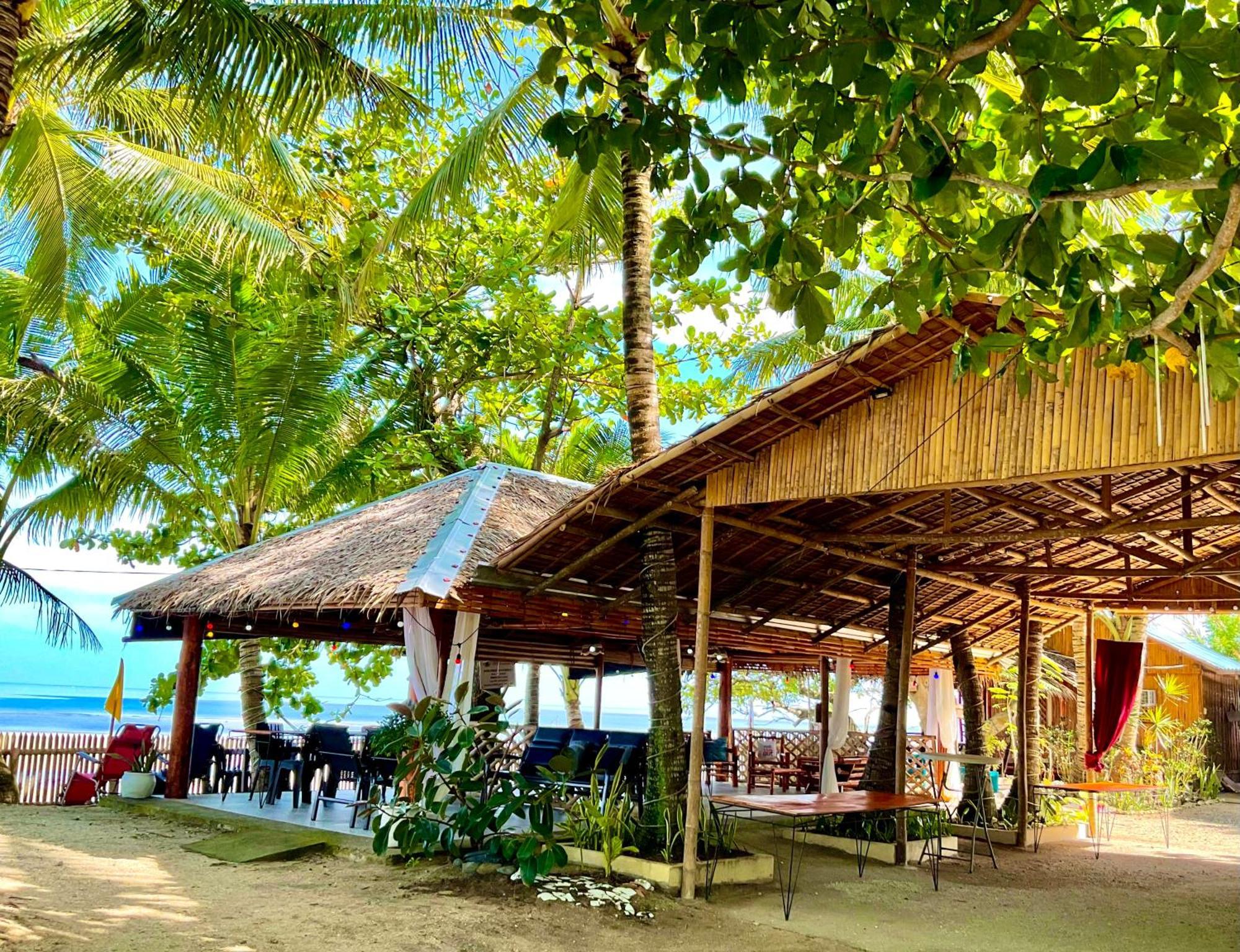 Treasure Beach Resort Carles Luaran gambar