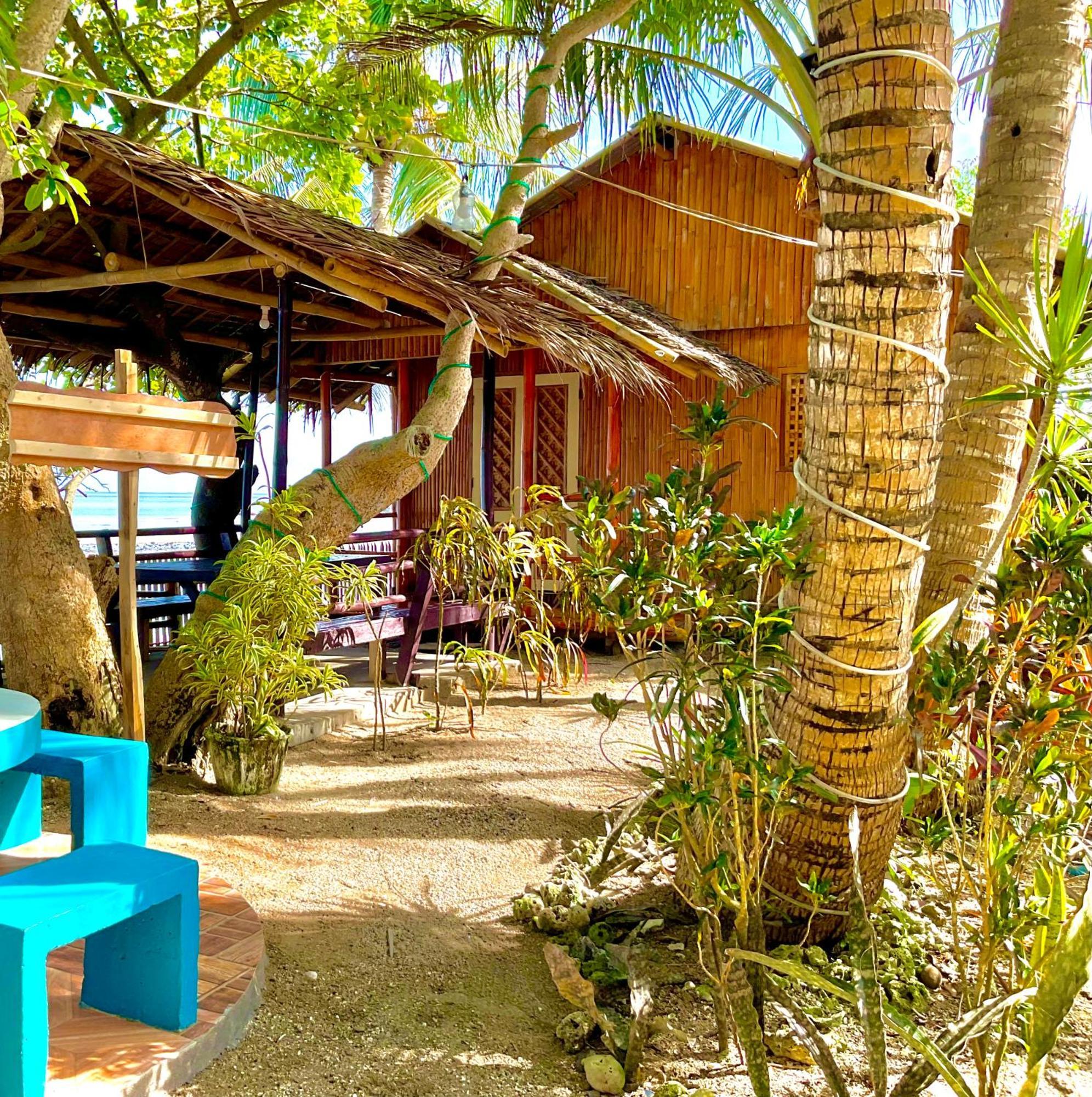 Treasure Beach Resort Carles Luaran gambar