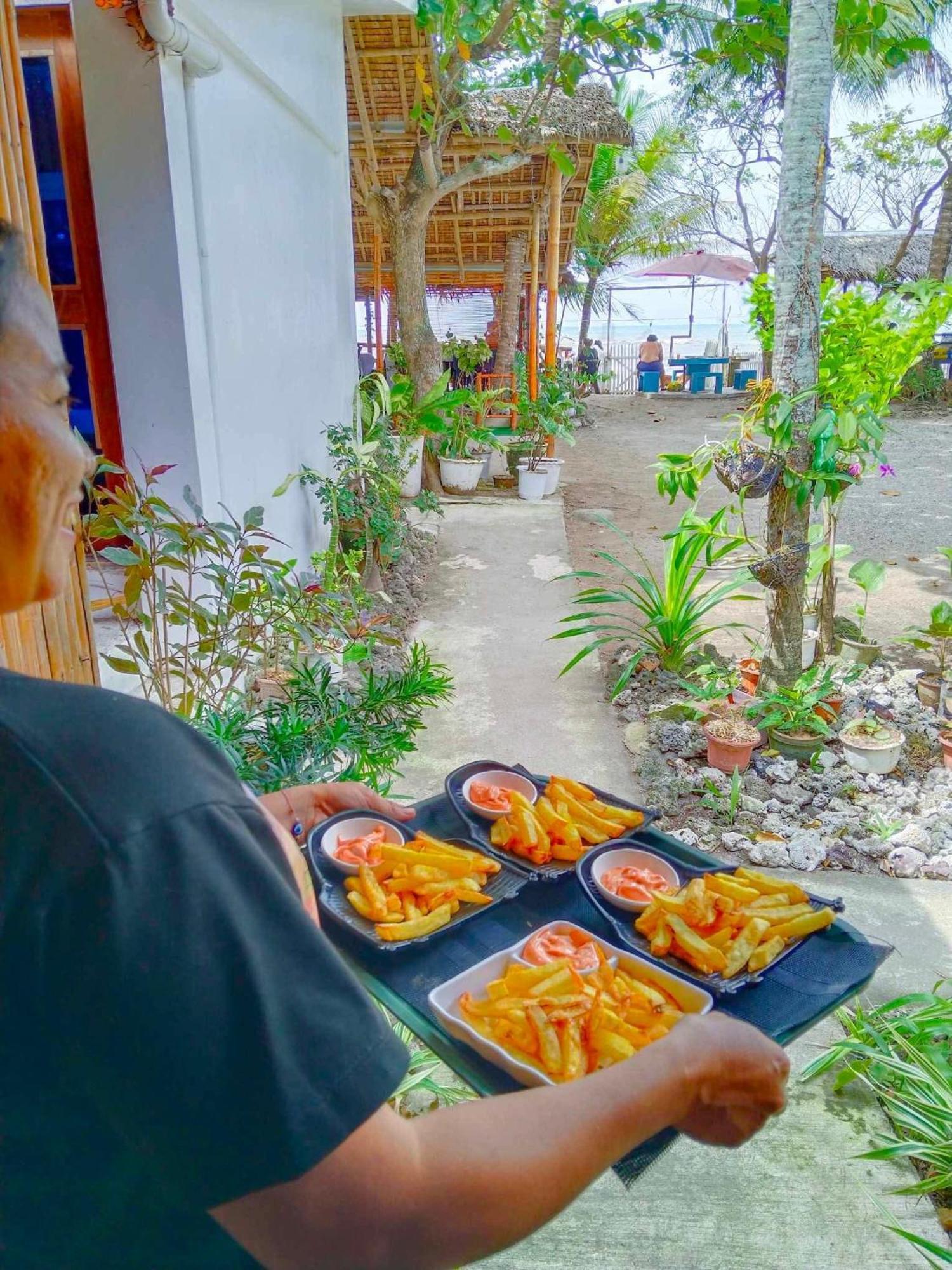 Treasure Beach Resort Carles Luaran gambar